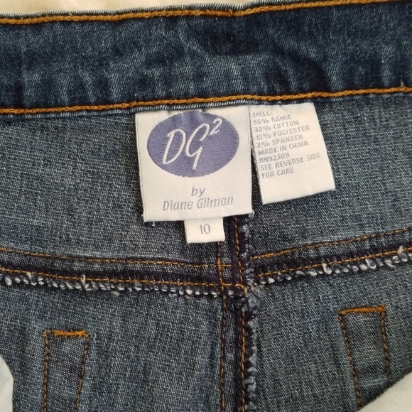 DG beaded Straight Legs blue jean.  Size 10 - Picture 3 of 9